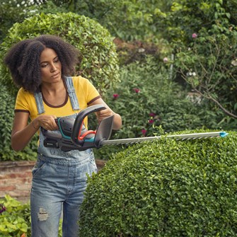 Gardena Comfort Cut 50 Hækkeklipper - inkl. batteri og lader